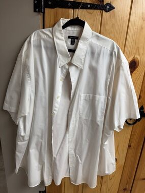 Van Heusen White Short-Sleeve Button-Down Shirt